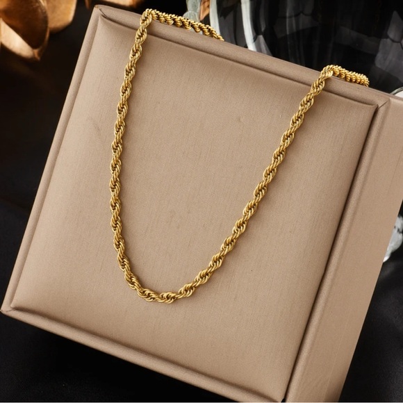 18k Gold Filled Rope Chain Necklace and Bracelet Set - Picture 2 of 6